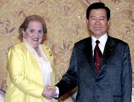 Kim meets with Albright